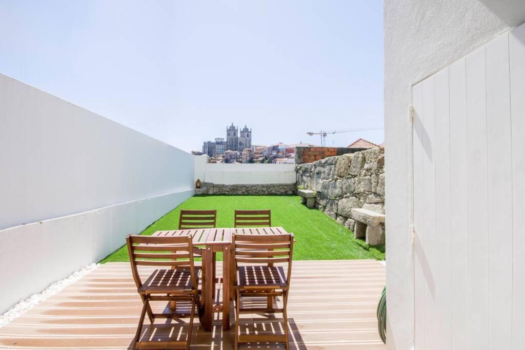 Vitória over the roofs II OOporto Exterior foto